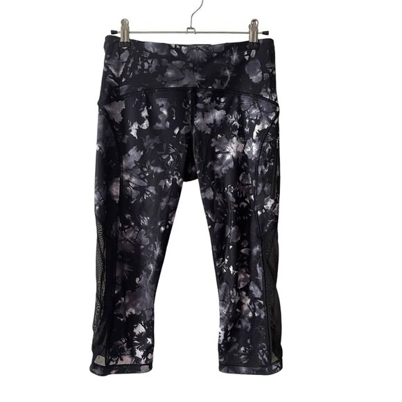 Lululemon Womens 4 Cropped Leggings Black White Gray Print Mesh Panels Pockets - Picture 1 of 11